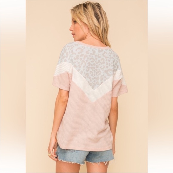 Hem & Thread Blue, Blush and White Short Sleeve Top - Picture 2 of 8